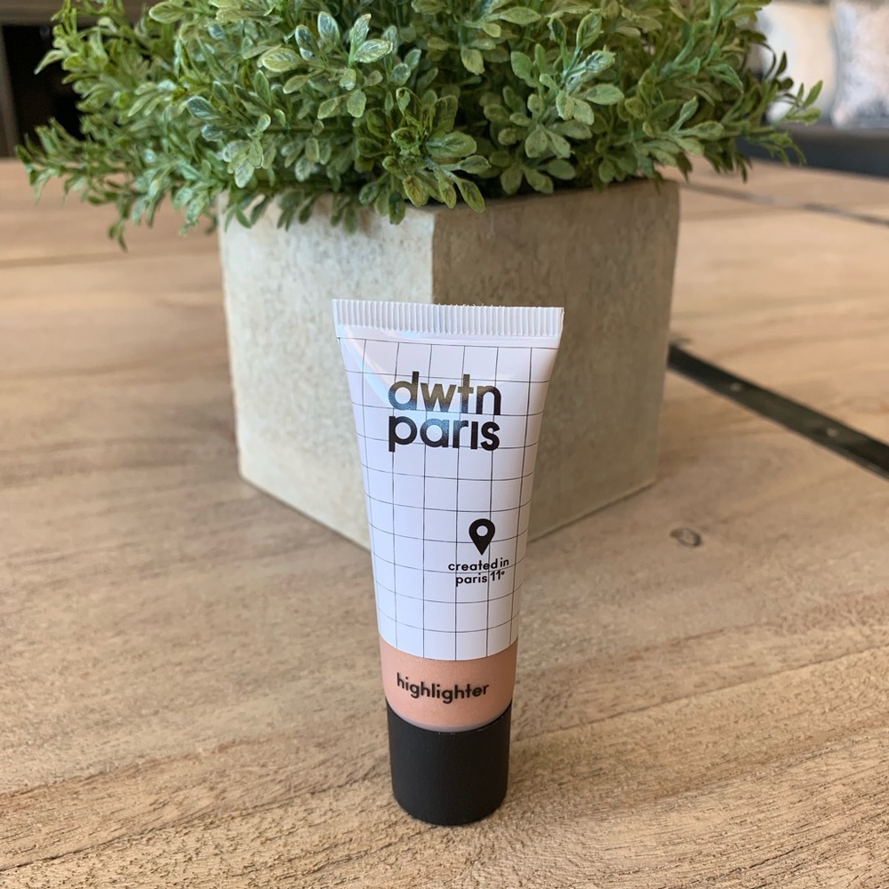 DWTN Paris Teint Highlighter